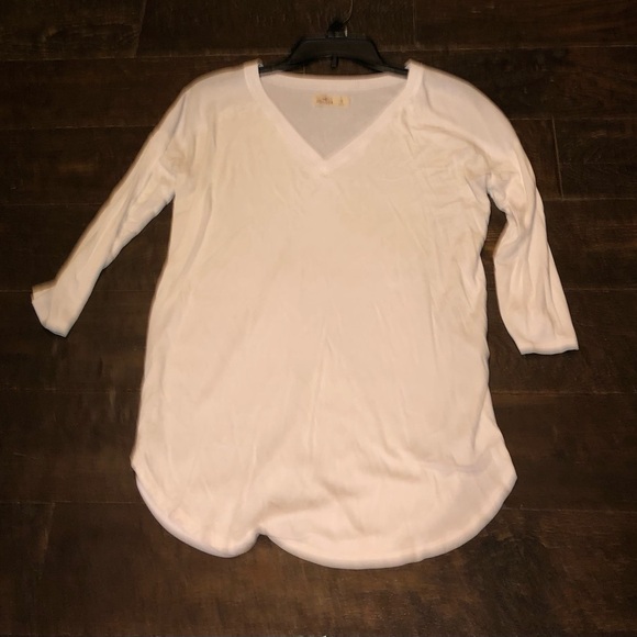 Hollister V-neck Top size small elbow length sleeves - Picture 2 of 7